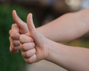 Read more about the article What your thumbs reveals about your intelligence!