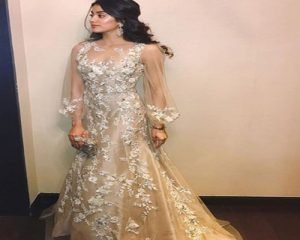 Read more about the article Jahnavi Kapoor’s trend setting dresses