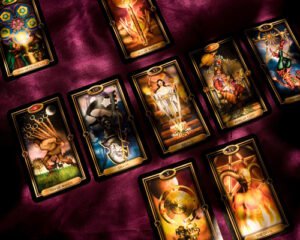 Read more about the article Why women are experts in Tarot card reading?